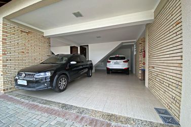 Casa &agrave; venda - 200m&sup2; - Canto da Praia