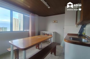 Apartamento para alugar - 130m&sup2; - Centro