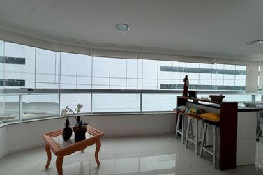 Apartamento &agrave; venda - 227m&sup2; - Centro