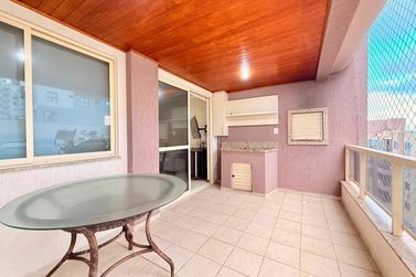 Apartamento &agrave; venda - 114m&sup2; - Meia Praia