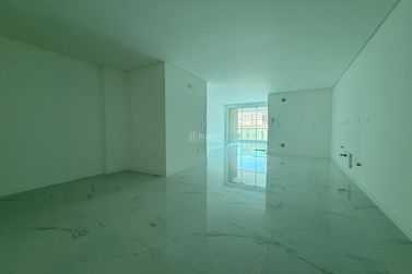 Apartamento &agrave; venda - 159m&sup2; - Meia Praia