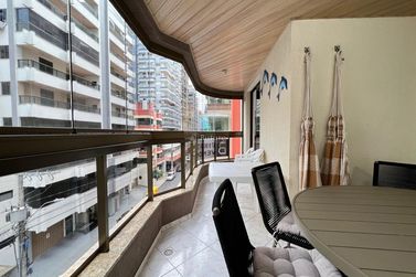 Apartamento &agrave; venda - 146m&sup2; - Meia Praia