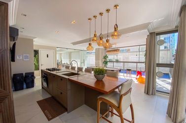 Apartamento &agrave; venda - 114m&sup2; - Meia Praia