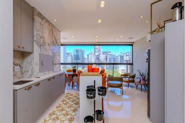 Apartamento &agrave; venda - 200m&sup2; - Meia Praia