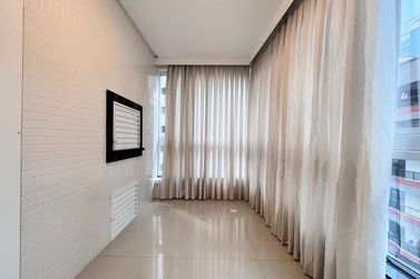 Apartamento &agrave; venda - 142m&sup2; - Meia Praia