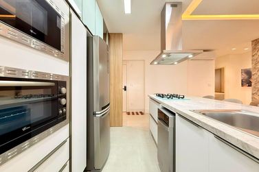 Apartamento &agrave; venda - 129m&sup2; - Meia Praia