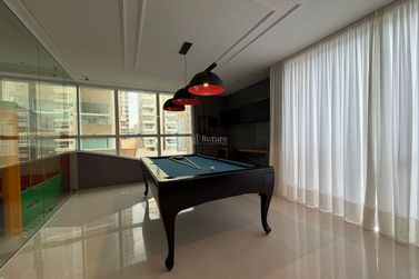 Apartamento &agrave; venda - 125m&sup2; - Meia Praia