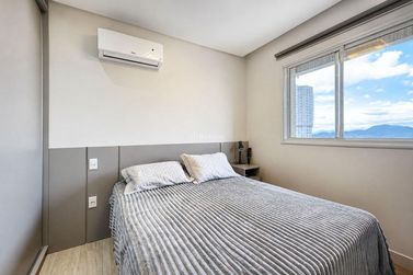 Apartamento &agrave; venda - 85m&sup2; - Meia Praia