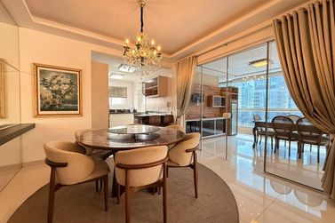 Apartamento &agrave; venda - 198m&sup2; - Meia Praia