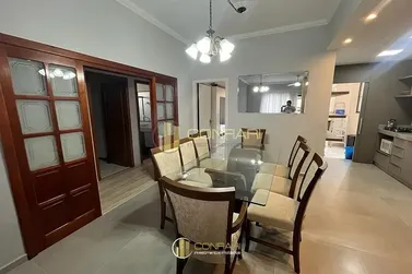 Apartamento &agrave; venda - 186m&sup2; - Meia Praia