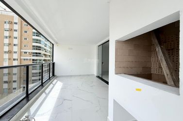 Apartamento &agrave; venda - 160m&sup2; - Meia Praia
