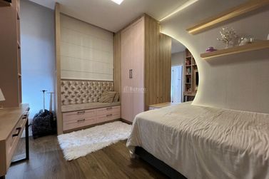 Apartamento &agrave; venda - 260m&sup2; - Meia Praia