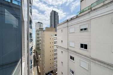 Apartamento &agrave; venda - 130m&sup2; - Meia Praia