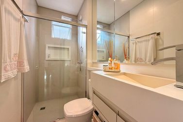 Apartamento &agrave; venda - 141m&sup2; - Meia Praia