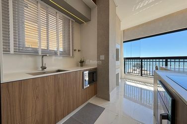 Apartamento &agrave; venda - 140m&sup2; - Meia Praia