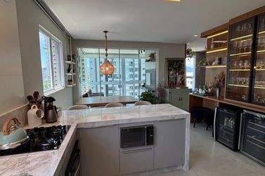 Apartamento &agrave; venda - 93m&sup2; - Meia Praia