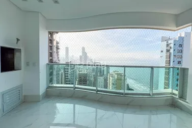 Apartamento &agrave; venda - 160m&sup2; - Meia Praia