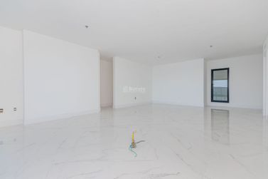Apartamento &agrave; venda - 180m&sup2; - Centro