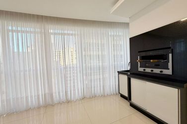 Apartamento &agrave; venda - 220m&sup2; - Meia Praia
