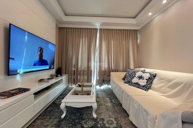 Apartamento &agrave; venda - 171m&sup2; - Meia Praia