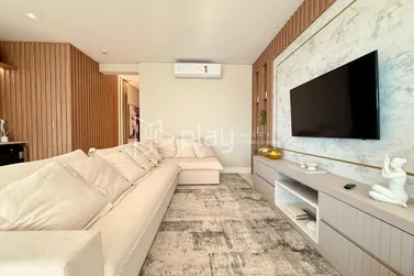 Apartamento &agrave; venda - 160m&sup2; - Meia Praia