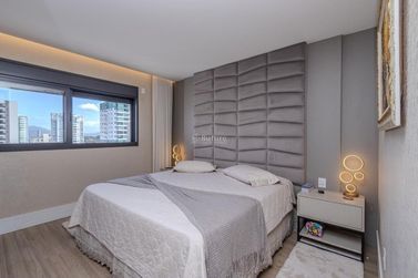 Apartamento &agrave; venda - 177m&sup2; - Centro
