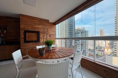 Apartamento &agrave; venda - 180m&sup2; - Meia Praia