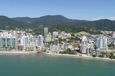 Apartamento &agrave; venda - 125m&sup2; - Centro