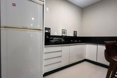 Apartamento &agrave; venda - 118m&sup2; - Meia Praia