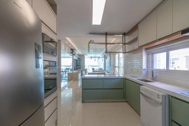 Apartamento para alugar - 148m&sup2; - Meia Praia