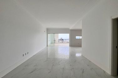 Apartamento &agrave; venda - 217m&sup2; - Meia Praia
