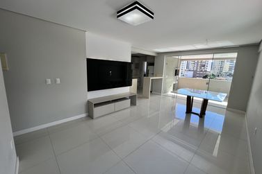 Apartamento &agrave; venda - 100m&sup2; - Meia Praia