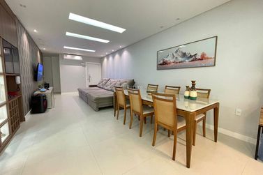 Apartamento &agrave; venda - 141m&sup2; - Meia Praia