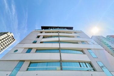 Apartamento &agrave; venda - 175m&sup2; - Jardim Dourado
