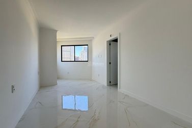 Apartamento &agrave; venda - 163m&sup2; - Meia Praia