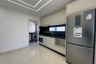Apartamento &agrave; venda - 95m&sup2; - Meia Praia