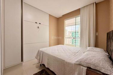Apartamento &agrave; venda - 120m&sup2; - Meia Praia