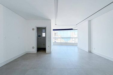 Apartamento &agrave; venda - Meia Praia