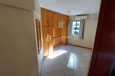 Apartamento para alugar - 163m&sup2; - meia praia