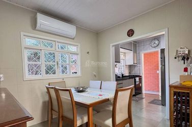 Casa &agrave; venda - 300m&sup2; - Cedro