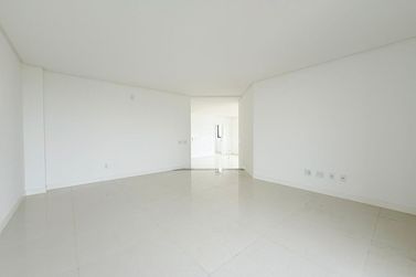 Apartamento &agrave; venda - 200m&sup2; - Meia Praia