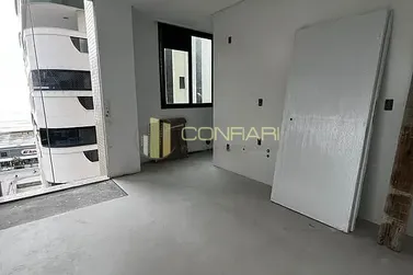 Apartamento &agrave; venda - 131m&sup2; - Meia Praia