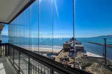 Apartamento &agrave; venda - 140m&sup2; - Meia Praia