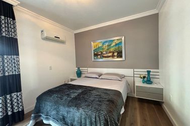 Apartamento para alugar - 170m&sup2; - Meia Praia