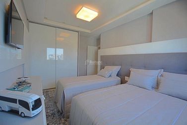 Apartamento &agrave; venda - 208m&sup2; - Meia Praia