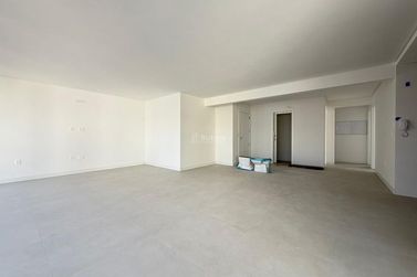 Apartamento &agrave; venda - 140m&sup2; - Meia Praia