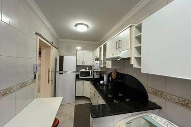 Apartamento &agrave; venda - 159m&sup2; - Meia Praia