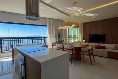Apartamento &agrave; venda - 140m&sup2; - Meia Praia