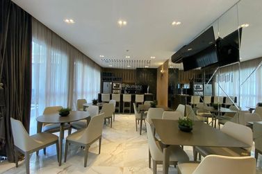 Apartamento &agrave; venda - 140m&sup2; - Meia Praia