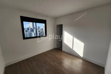 Apartamento &agrave; venda - 132m&sup2; - Meia Praia